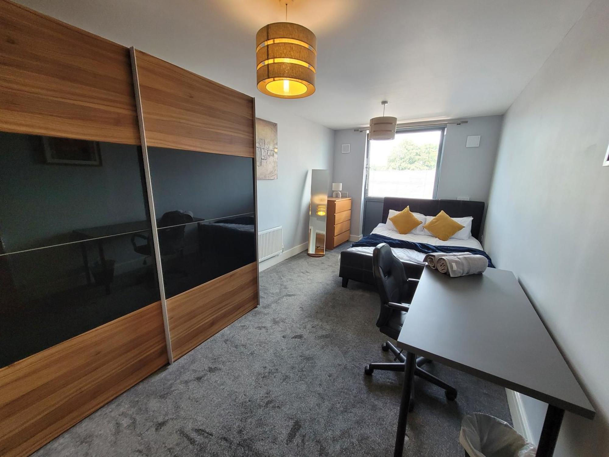 Lesley Court- A Lovely Spacious 2 Bedroom Apartment By Catchpole Stays Chelmsford Exterior photo